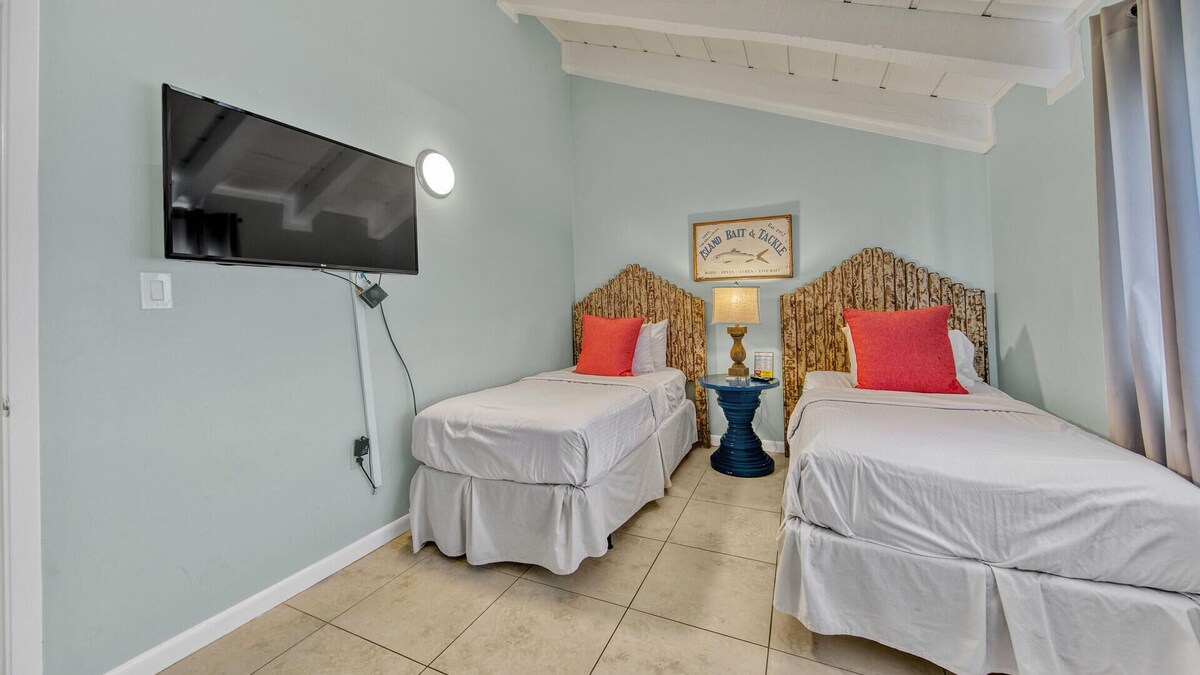 Photo 24 of Beach Service Included, Private Beach, Chateau La Mer 10E!