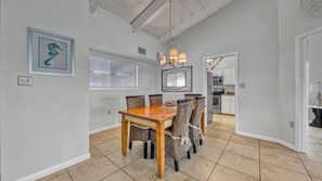Dining - Beach Service Included, Private Beach, Chateau La Mer 10E! (Destin)