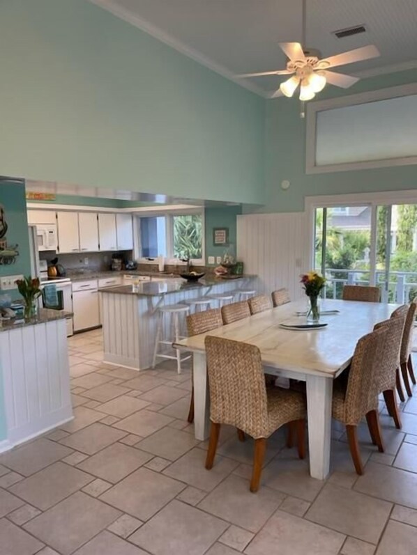 Dining - 5 BR Home! Sleeps 9! Across from Boardwalk to the Beach! Amenity Cards! (Seabrook Island)