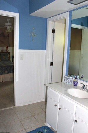 Combined shower/bathtub, hair dryer, towels - 5 BR Home! Across from Boardwalk to the Beach! Amenity access included (Seabrook Island)