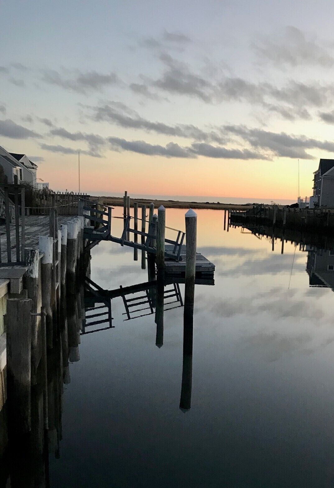 "Sea Gypsy"  Waterfront newly renovated, beautiful views, dock, beach!