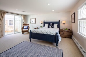 4 bedrooms, iron/ironing board, free WiFi, bed sheets - "Sea Gypsy"  Waterfront newly renovated, beautiful views, dock, beach! (Dennis)