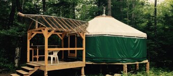 Unique lodging in the wilderness. Off the grid location great place to disconnect and enjoy nature. Access via foot or other in wintertime.