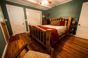 2 bedrooms, iron/ironing board, travel cot, free WiFi