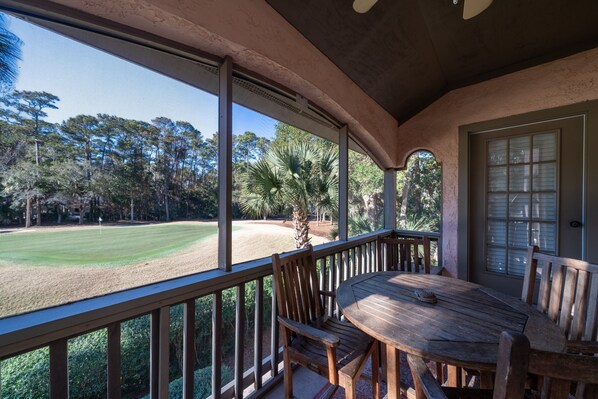 屋外ダイニングエリア