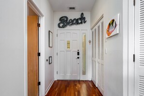 Interior - Gorgeous & Sophisticated Villa! Golf Views! Lovely Decor! Access to All Amenities! Pet Friendly (Seabrook Island)