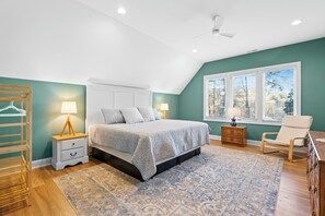 6 室のベッドルーム、デスク、アイロン / アイロン台、WiFi (無料)