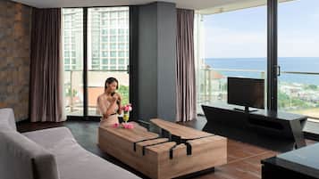 Royal Suite Sea View | 1 habitación, caja de seguridad en la habitación y escritorio