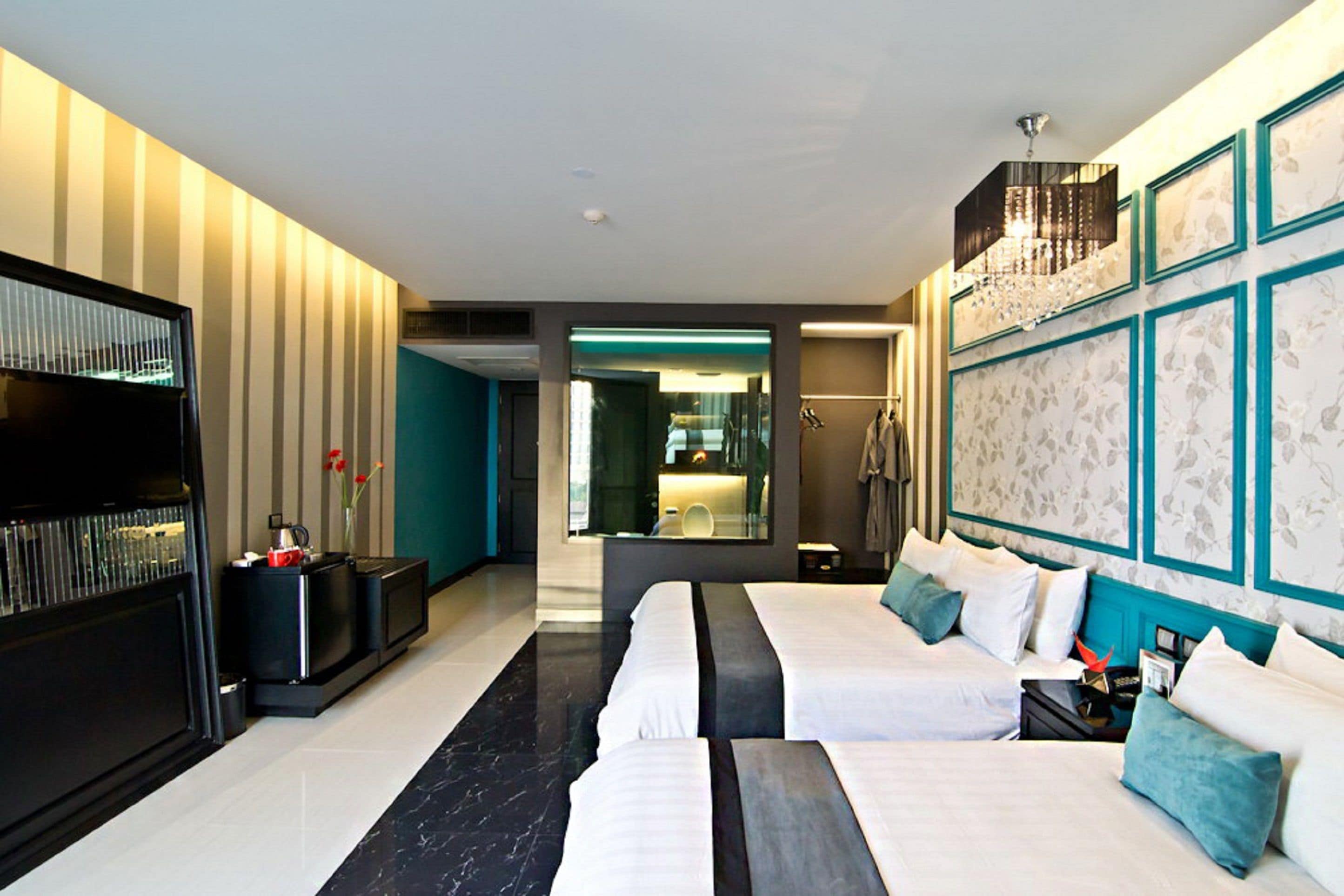 deluxe room | in-room safe, desk, blackout curtains, soundproofing