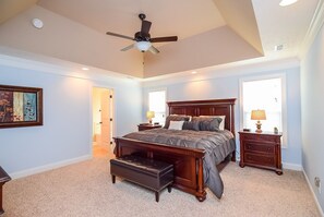 4 bedrooms, iron/ironing board, free WiFi, bed sheets