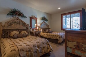 4 bedrooms, iron/ironing board, free WiFi, bed sheets