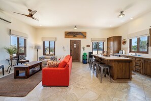 Smart TV, fireplace, DVD player, video library - Oceanfront Oasis: Walk to town, Private Pool, Spacious Garden Courtyard (Loreto)