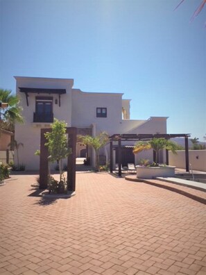 Imagen sin descripción, 4 de 46, botón