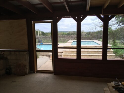 Omi's Bed and Breakfast Farm, Vineyard and Pool, Winter Texans welcome always