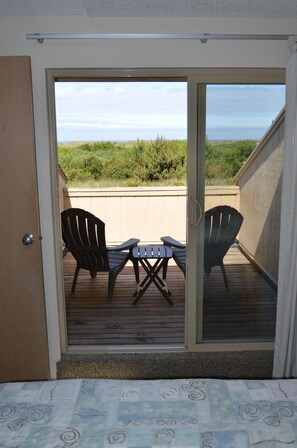 1 bedroom, iron/ironing board, free WiFi, bed sheets - Surfcrest Condo on the beach (Copalis Beach)
