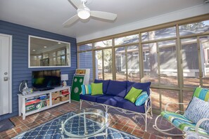 TV, fireplace, offices, printers