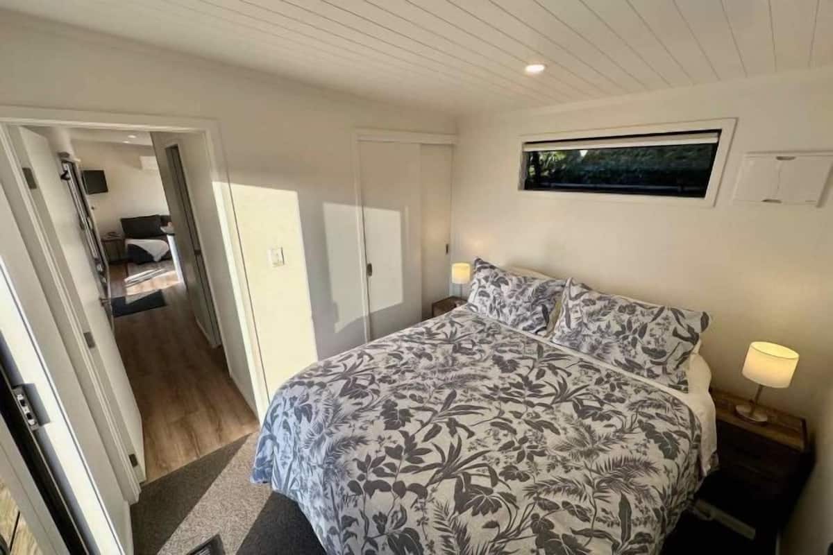 2 habitaciones, decoración personalizada y muebles diferentes