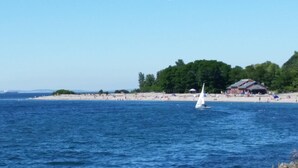 Nær stranden