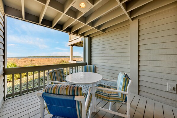 屋外ダイニングエリア