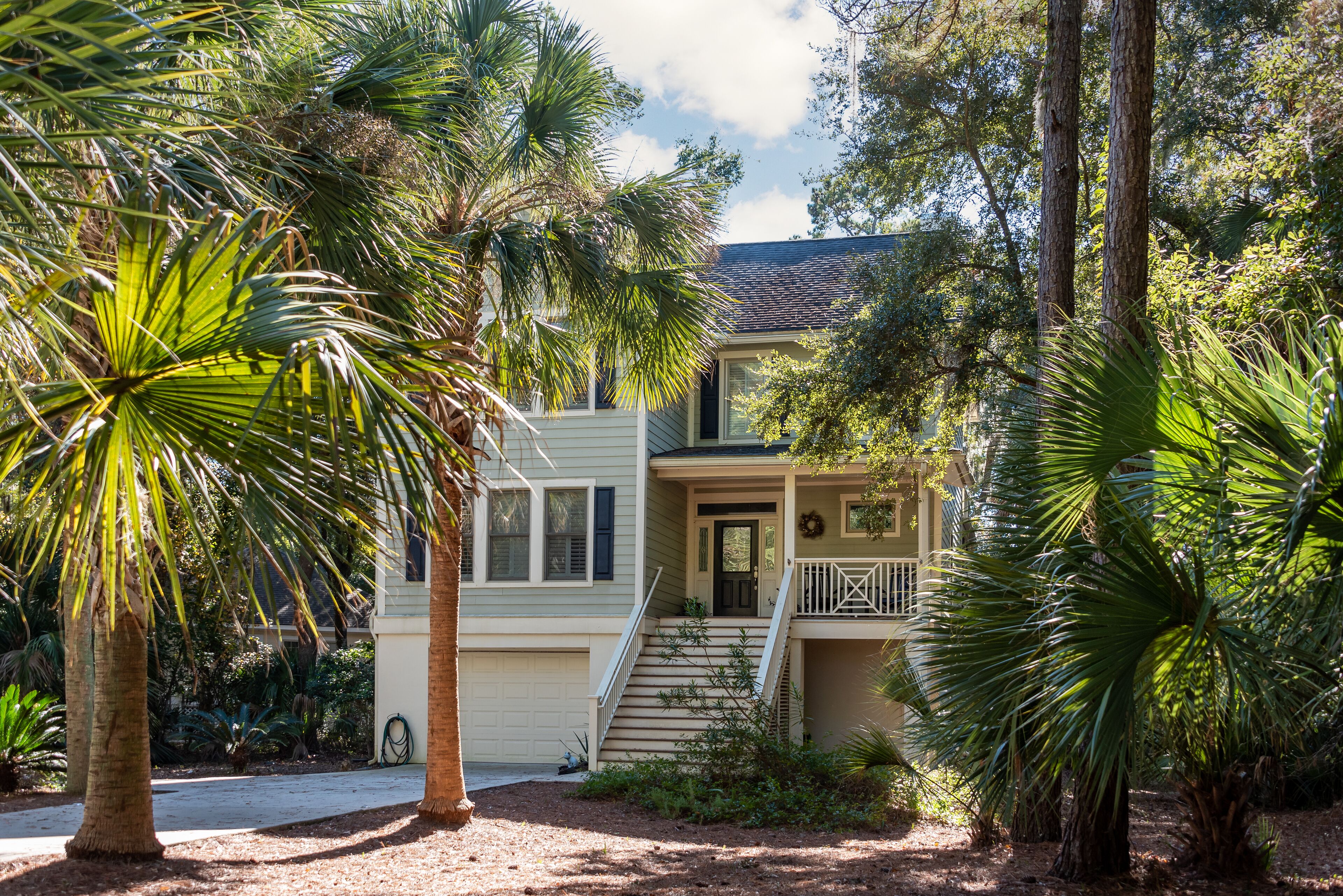 Beautiful Charleston-Style Home! Lake Views! Sleeps 8! Bike to Lake House/Tennis