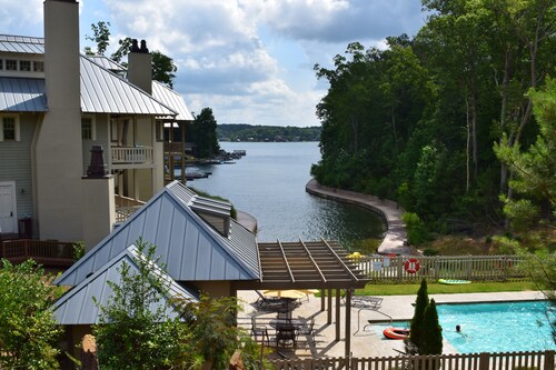 BOLTON COVE: 12 Cricket Ln. Pool, beach, playground, boat rental - 4 homes avail