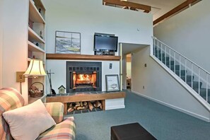 Smart TV, fireplace, table football