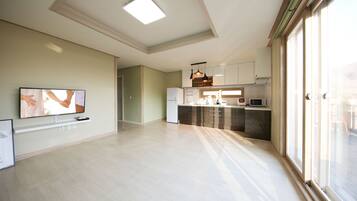 Nhà (Korean style_Ondol) | 1 phòng ngủ, bàn, truy cập Internet không dây miễn phí