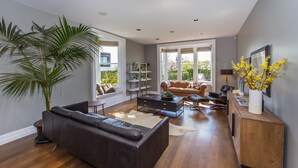 Villa, 5 chambres, vue jardin | Salle de séjour