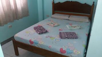 Basic-Doppelzimmer | Schreibtisch, kostenloses WLAN, BettwÀsche