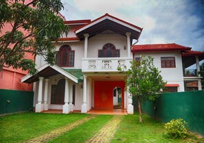 Front of property - lush land (Negombo)