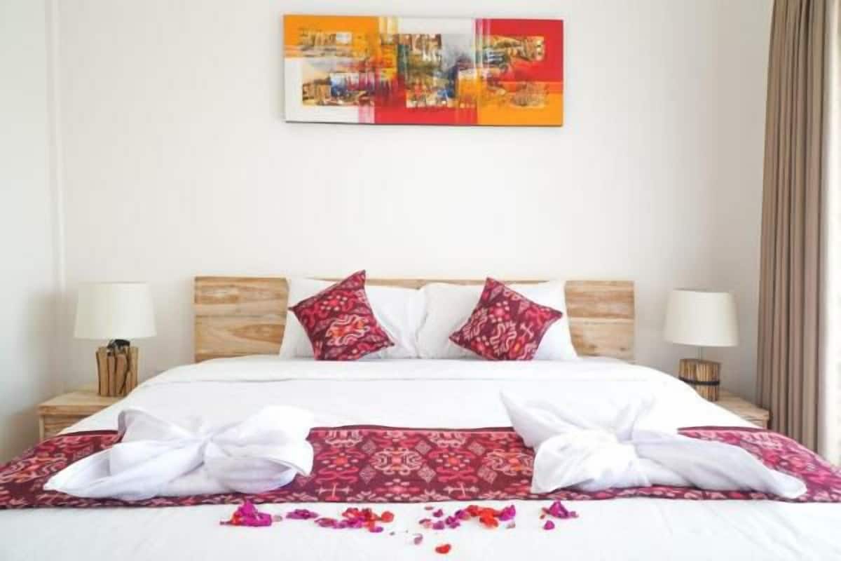 Kamar Double atau Twin Standar | 1 kamar tidur, brankas, meja kerja, dan kedap suara