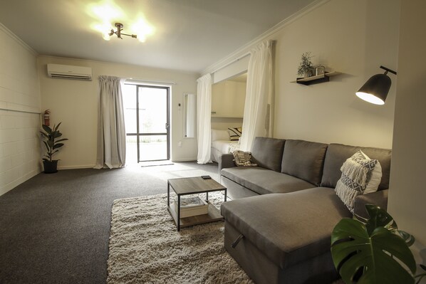 Classic House, 1 Bedroom | Living area