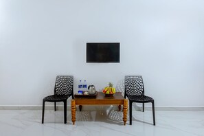 1 bedroom, Egyptian cotton sheets, premium bedding, down duvets