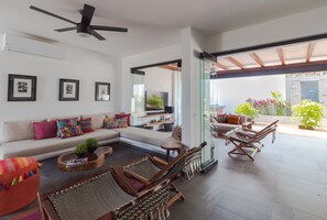 Fernseher, Stereoanlage