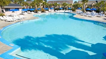 Piscine couverte, piscine extérieure