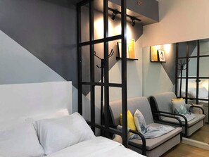 1 bedroom, premium bedding, desk, blackout curtains