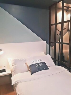 1 bedroom, premium bedding, desk, blackout curtains - Grace Residences Taguig near BGC (Taguig)