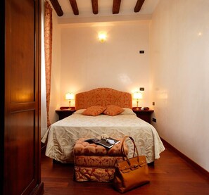 Classic Double or Twin Room, 1 Double Bed | Down comforters, minibar, desk, WiFi (free) - La Rosa dei Venti (Venice)