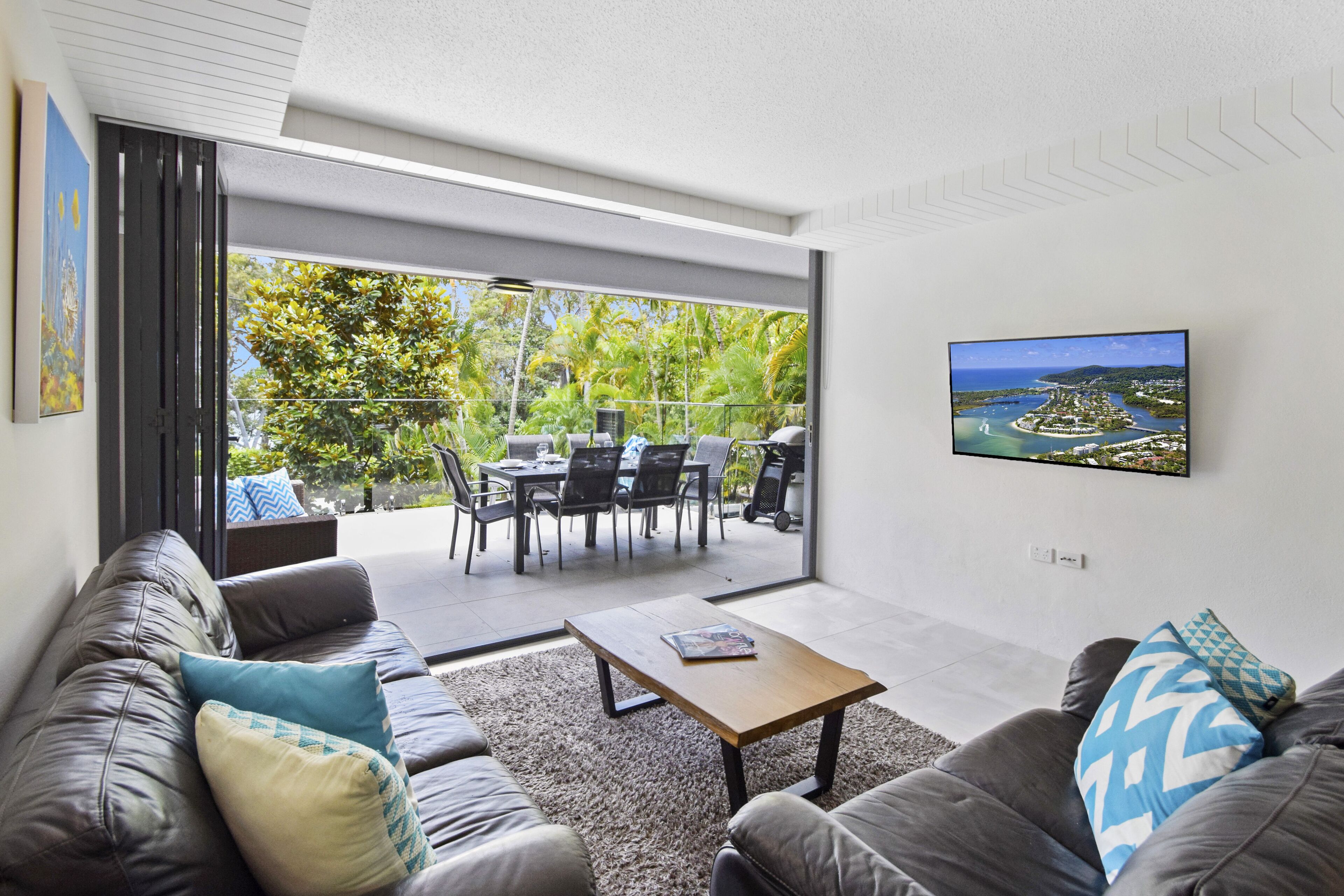 Apartment, 3 Bedrooms, Pool View (Apartment 01) | Living room