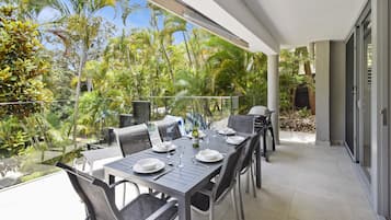 Apartment, 3 Bedrooms, Pool View (Apartment 01) | Terrace/patio