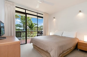 Apartment, 3 Bedrooms (Unit 8) | Bed sheets - Naousa II (Noosa Heads)