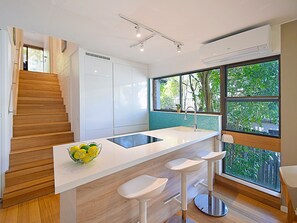아파트, 침실 2개 | 전용 주방 | 대용량 냉장고, 전자레인지, 오븐, 쿡탑