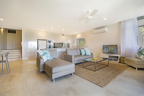 Apartment, 2 Bedrooms (Unit 4) | Living room | LCD TV, DVD player