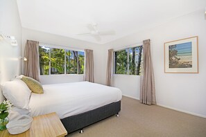 Apartment, 2 Bedrooms (Unit 4) | 2 bedrooms, laptop workspace, iron/ironing board, free WiFi
