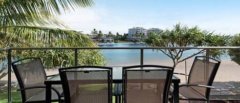 Appartement, 2 slaapkamers, uitzicht op rivier | Balkon