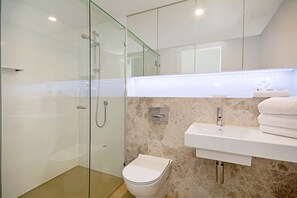 Apartment, 2 Bedrooms | Bathroom