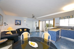 Apartment, 1 Schlafzimmer | Essbereich im Zimmer