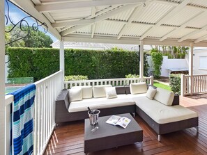 House, 3 Bedrooms, Pool View | Terrace/patio - 30 Wyuna Drive (Noosaville)