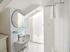 Maison, 3 chambres, vue piscine | Salle de bain