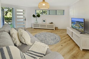 Townhome, 2 Bedrooms | Living room